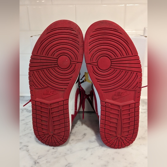 Nike Air Jordan 1 Mid - Picture 2 of 4